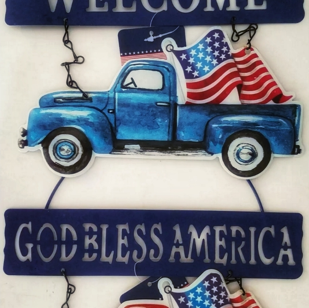 2 Farmhouse Metal Patriotic Truck Wreath Signs